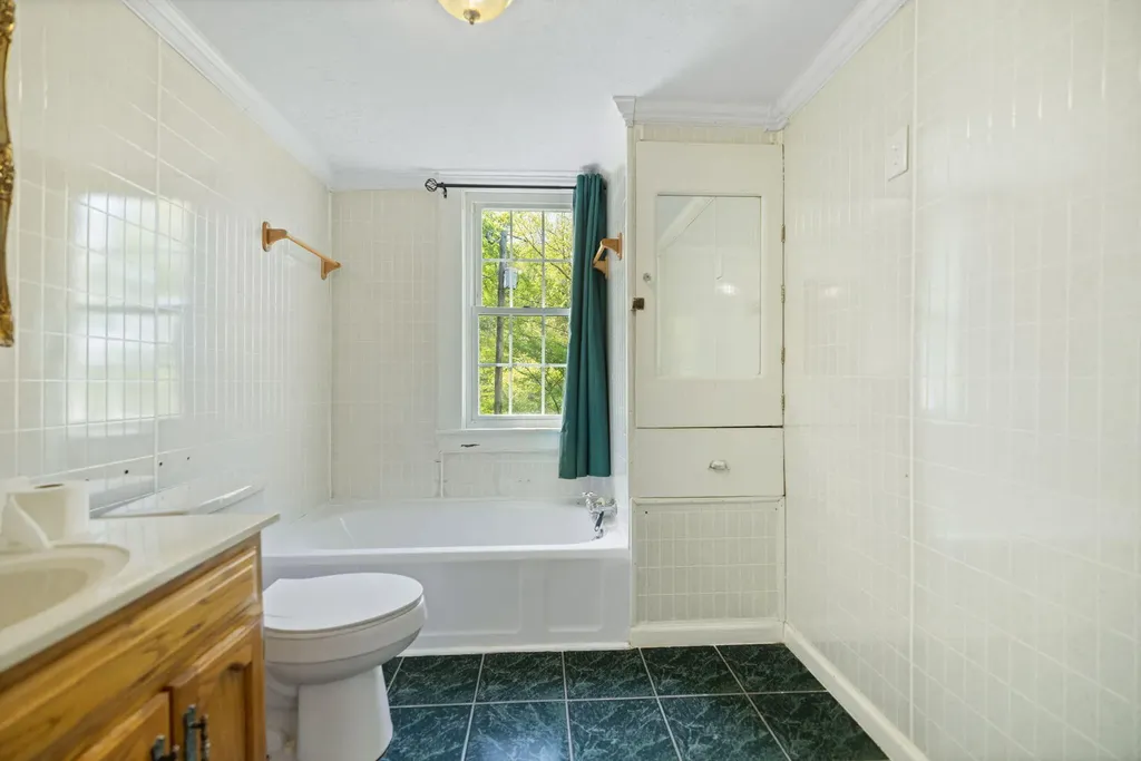 249 3rd Street Manchester KY 40962