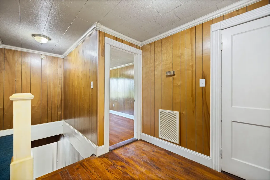 249 3rd Street Manchester KY 40962