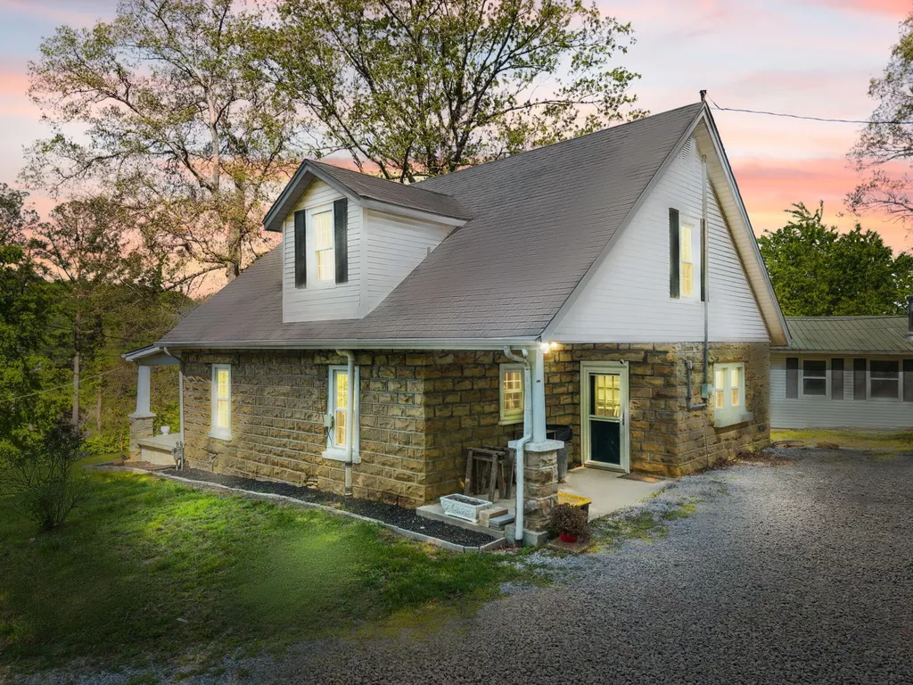 249 3rd Street Manchester KY 40962