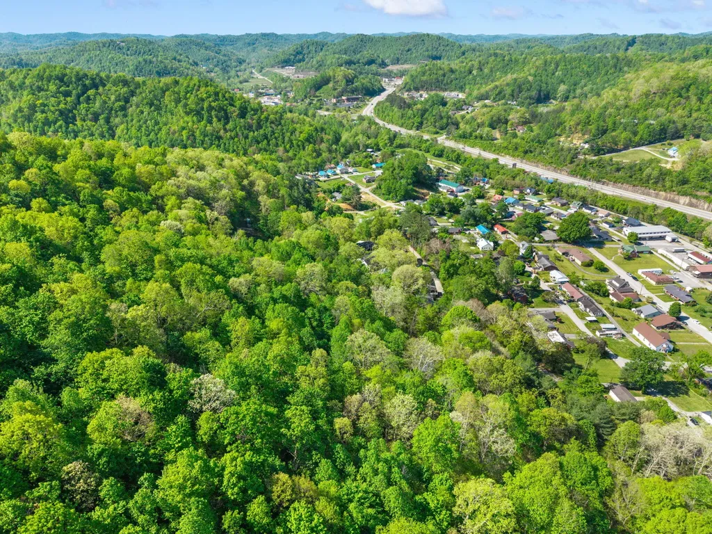 249 3rd Street Manchester KY 40962