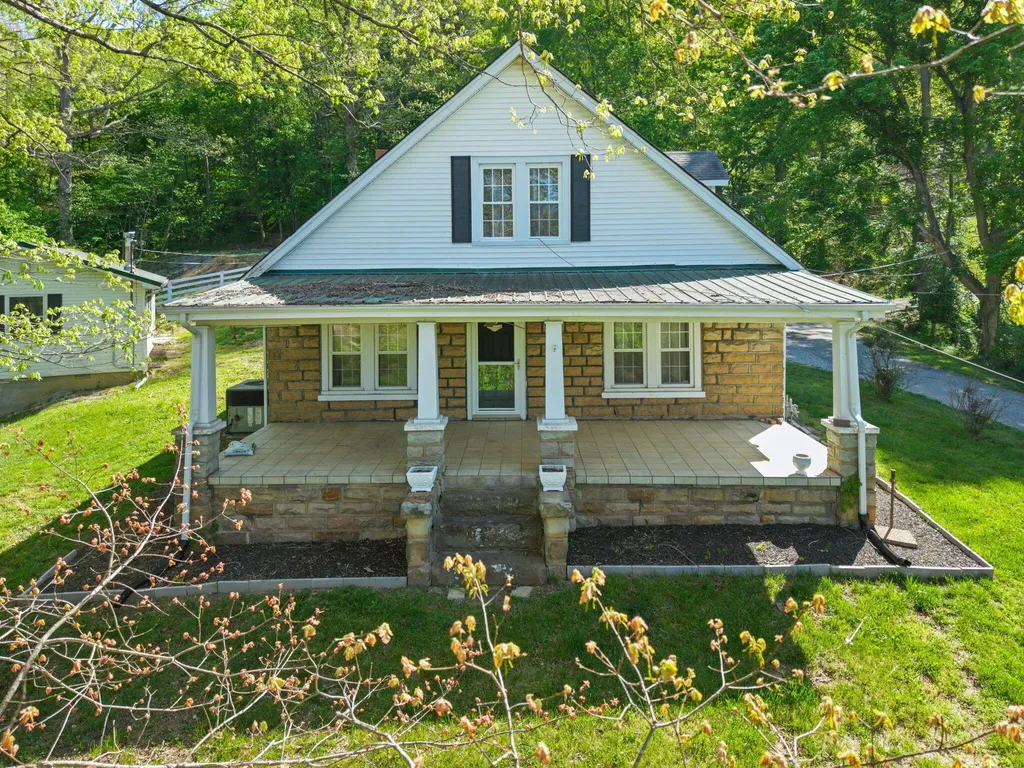 249 3rd Street Manchester KY 40962