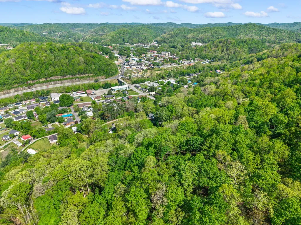 249 3rd Street Manchester KY 40962