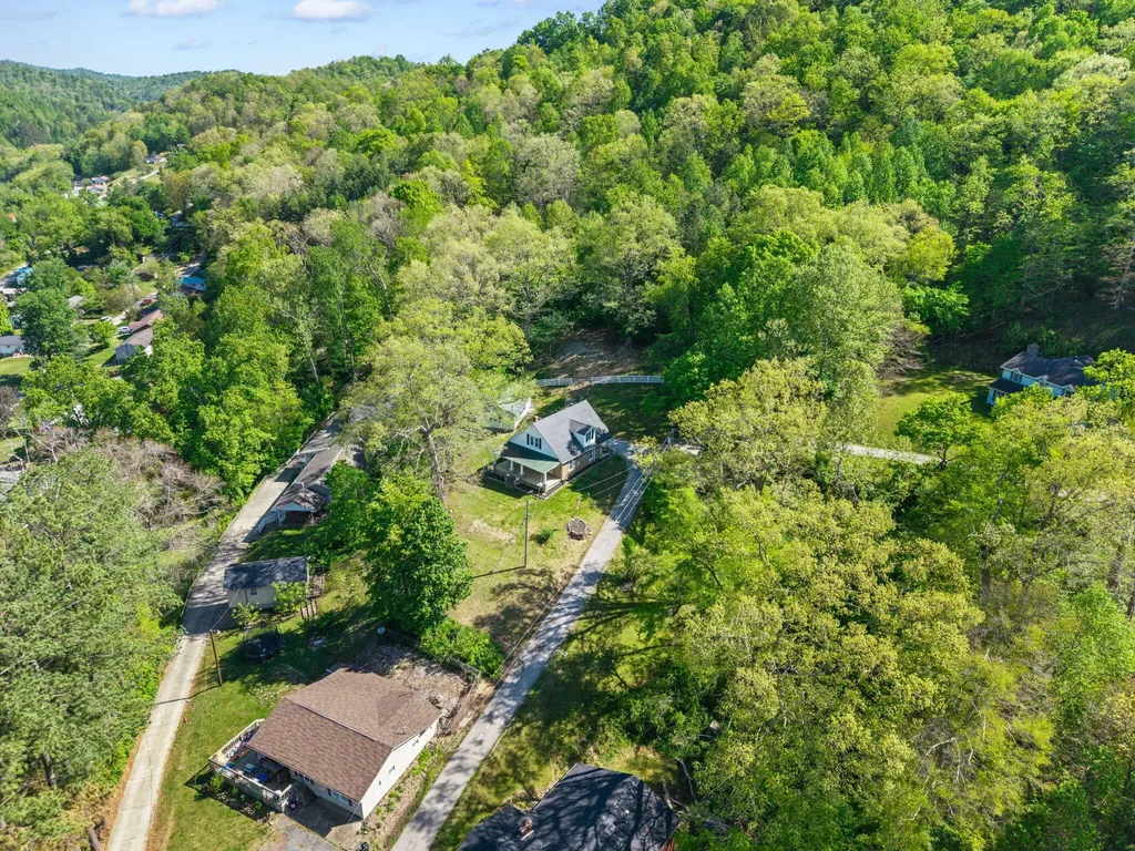 249 3rd Street Manchester KY 40962