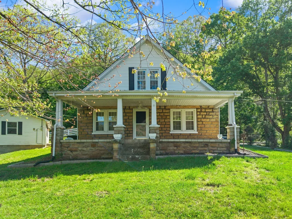 249 3rd Street Manchester KY 40962