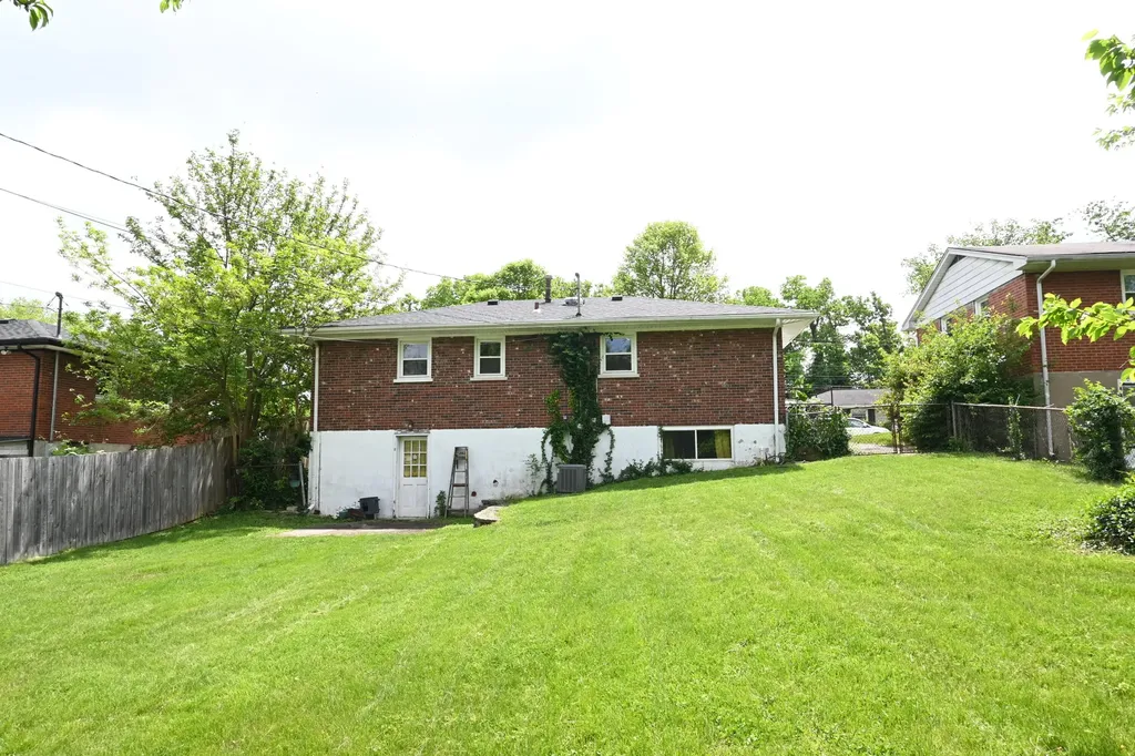 2448 Butternut Hill Court Lexington KY 40509