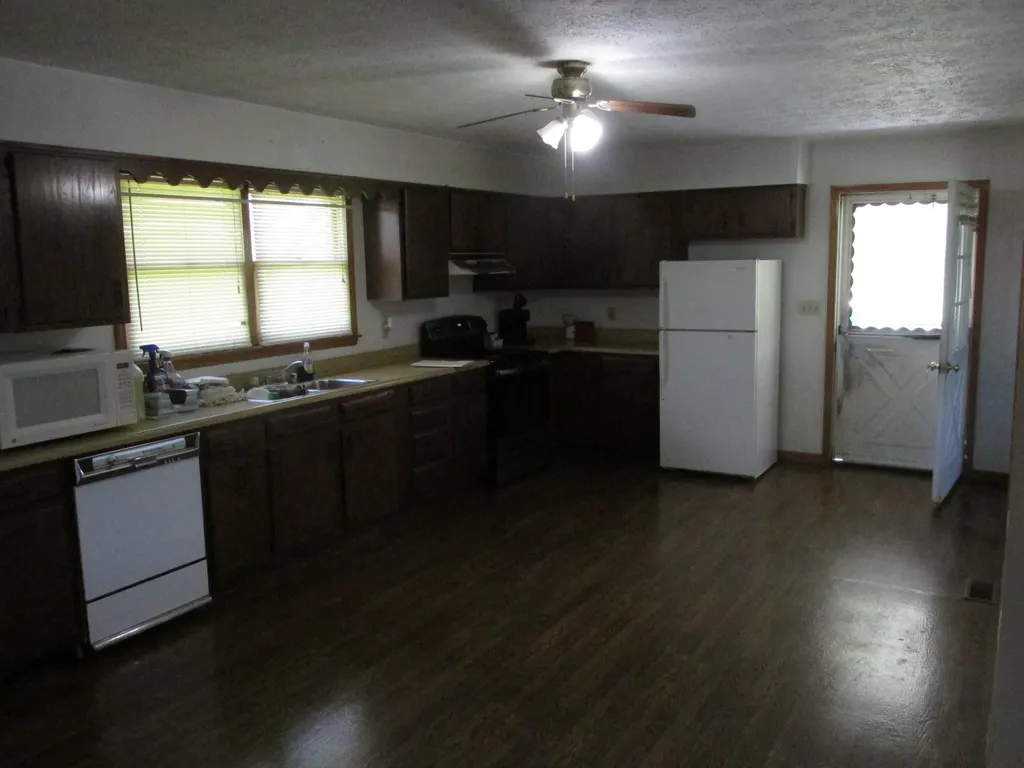 235 Science Ridge Road Jeffersonville KY 40337