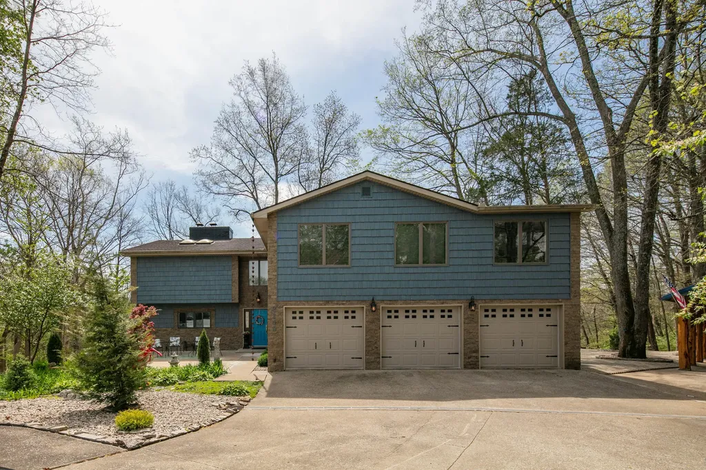 2140 Crystal Creek Drive Frankfort KY 40601