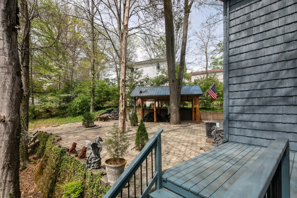 2140 Crystal Creek Drive Frankfort KY 40601