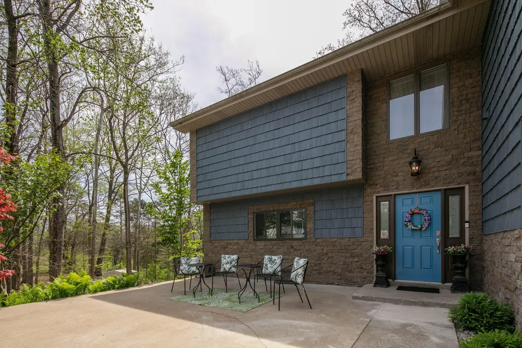 2140 Crystal Creek Drive Frankfort KY 40601