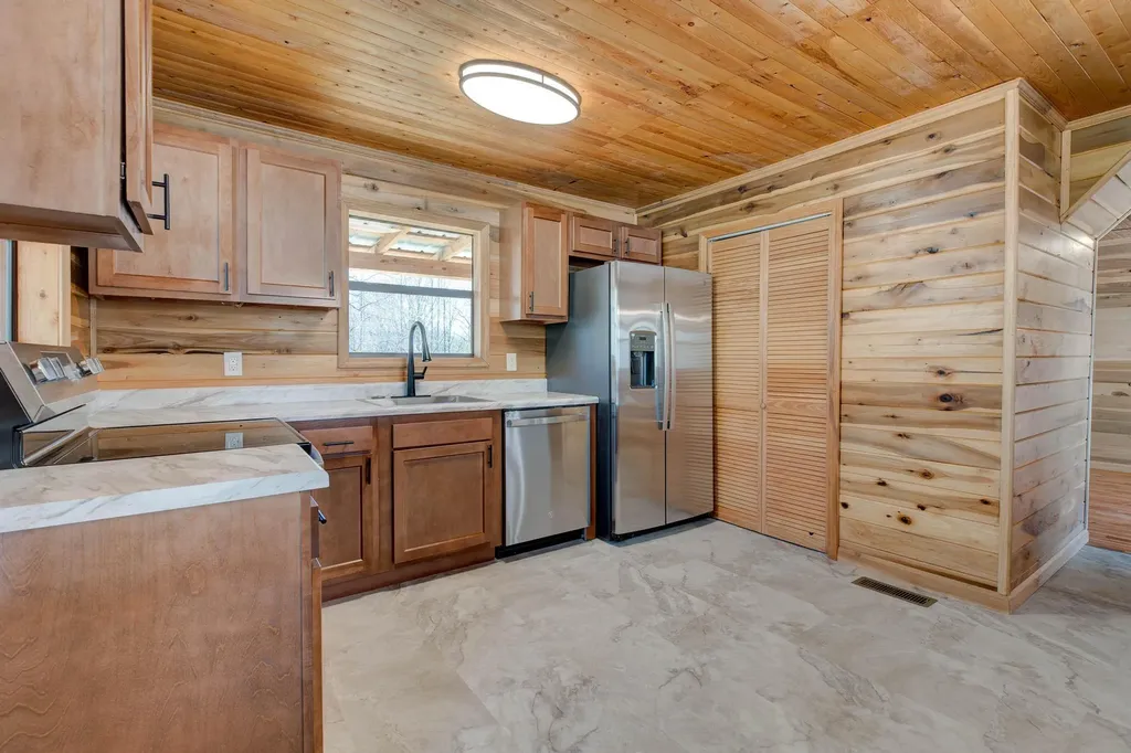 663 Twin Oaks Road Wellington KY 40387