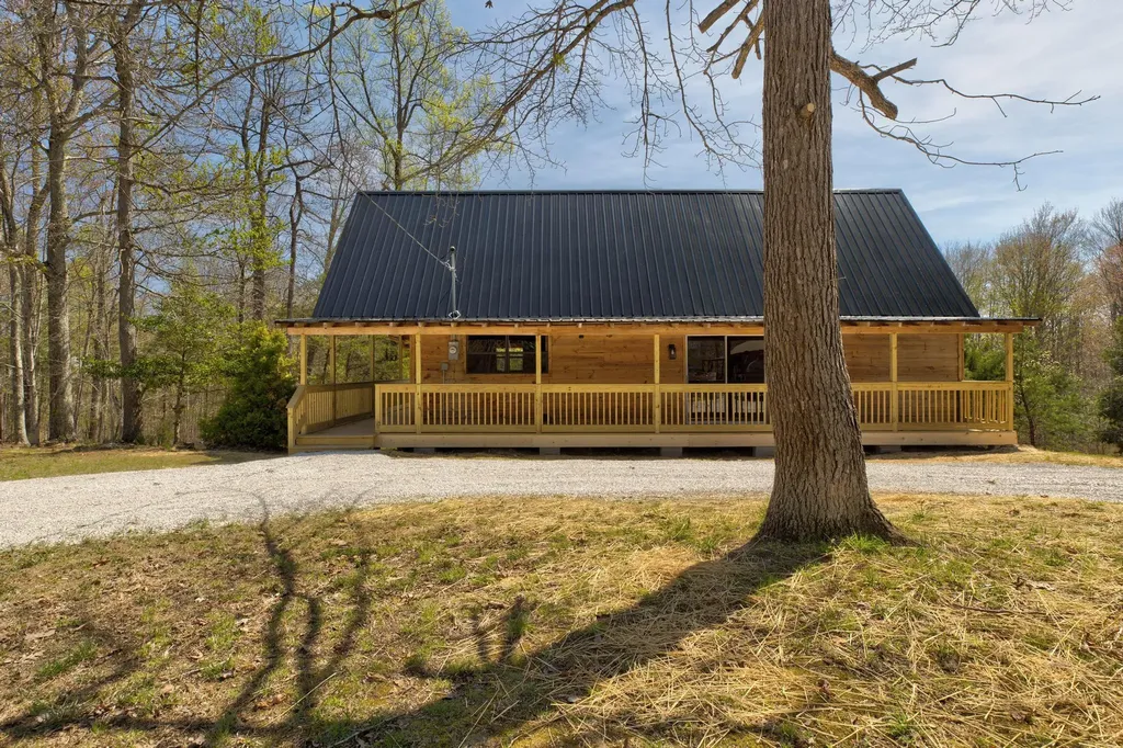 663 Twin Oaks Road Wellington KY 40387