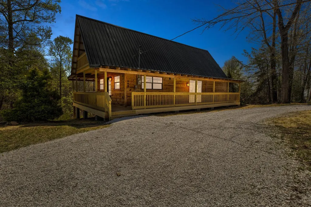 663 Twin Oaks Road Wellington KY 40387