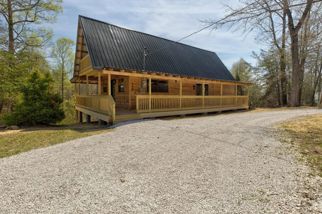 663 Twin Oaks Road Wellington KY 40387