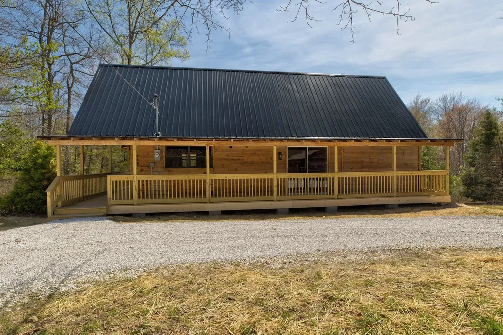 663 Twin Oaks Road Wellington KY 40387