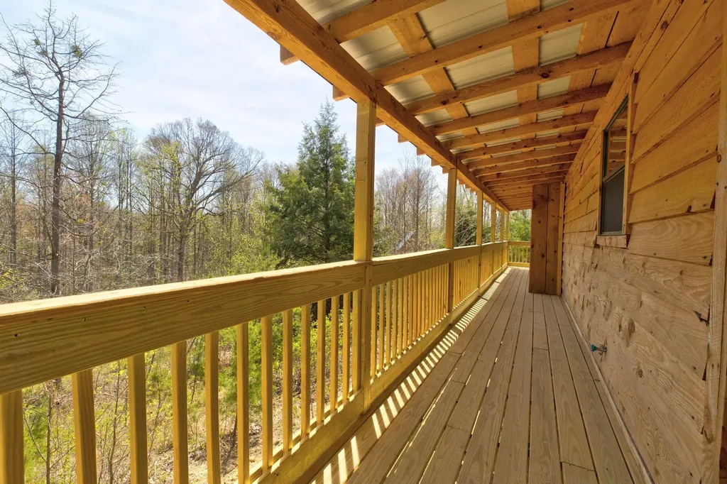 663 Twin Oaks Road Wellington KY 40387