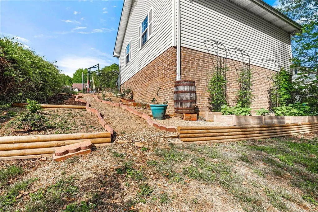 70 Elkhorn Lane Corbin KY 40701