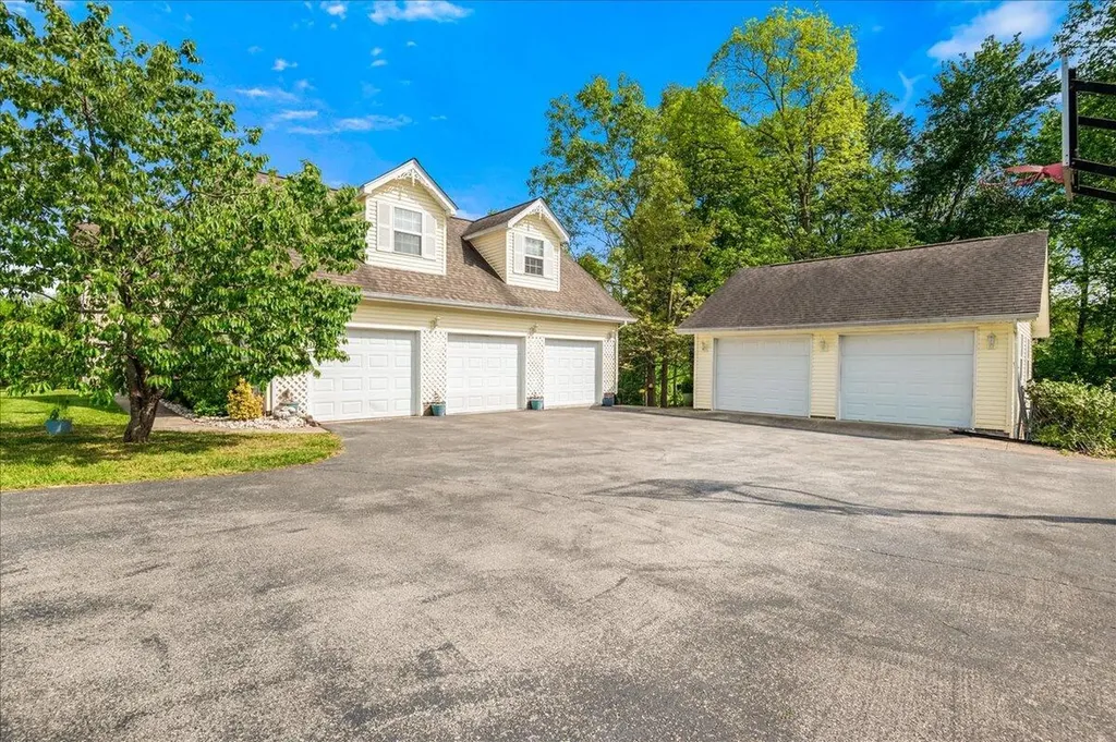 70 Elkhorn Lane Corbin KY 40701