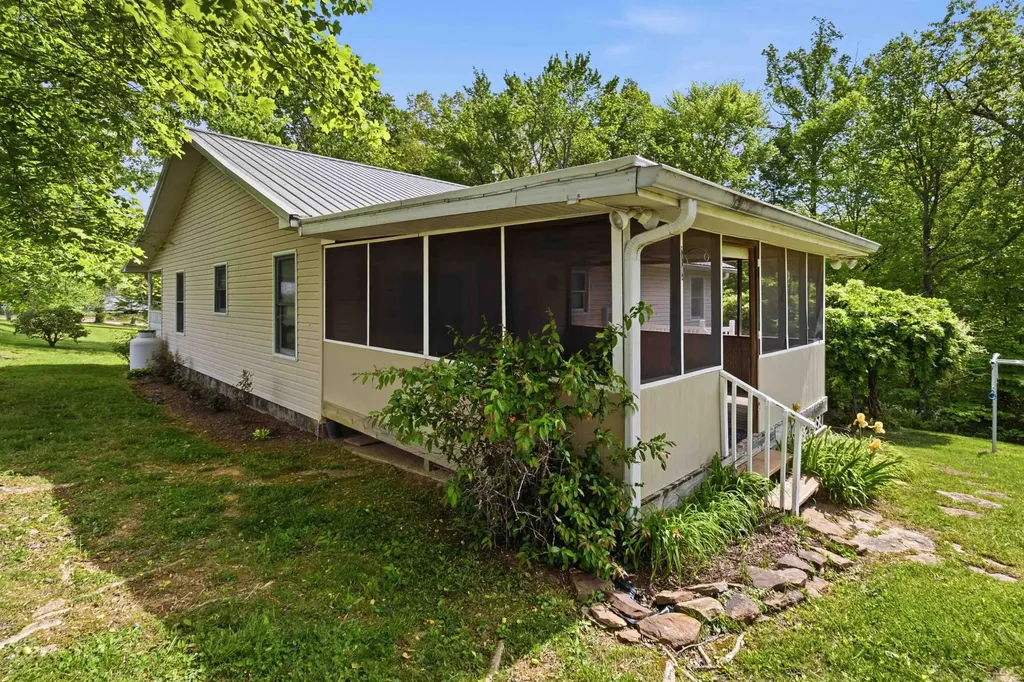 35 Vanzant Road Lily KY 40740