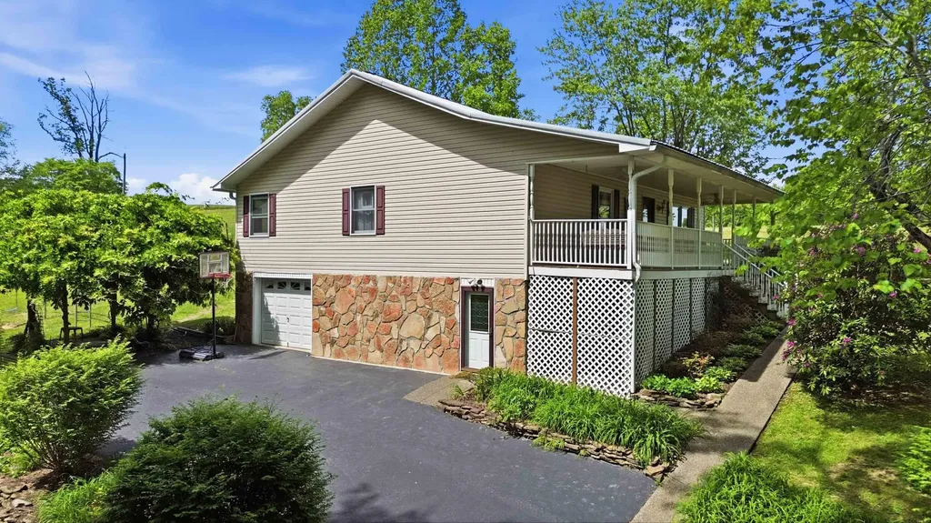 35 Vanzant Road Lily KY 40740