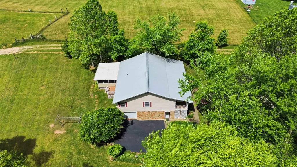35 Vanzant Road Lily KY 40740