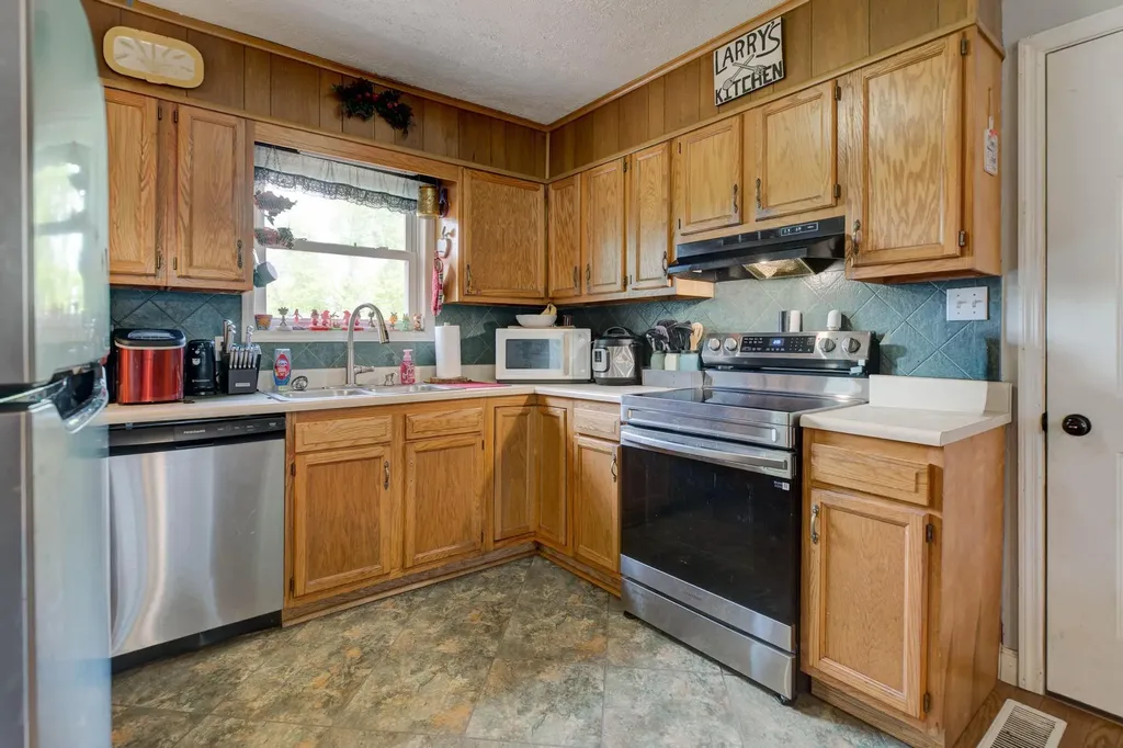 2785 Betty Gap Ridge Road Denniston KY 40316