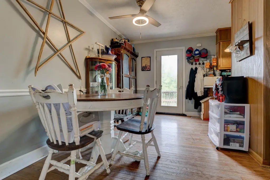 2785 Betty Gap Ridge Road Denniston KY 40316