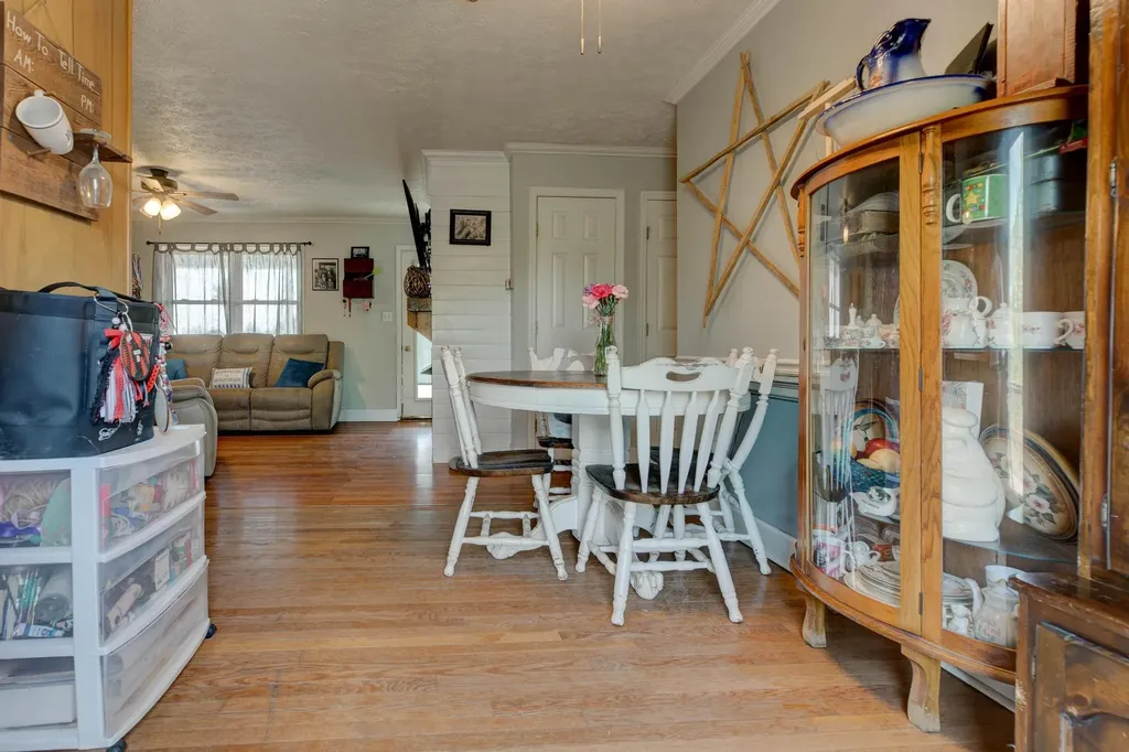 2785 Betty Gap Ridge Road Denniston KY 40316