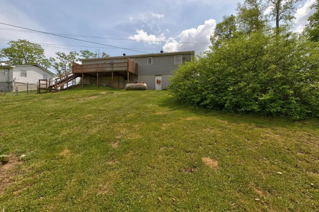 2785 Betty Gap Ridge Road Denniston KY 40316