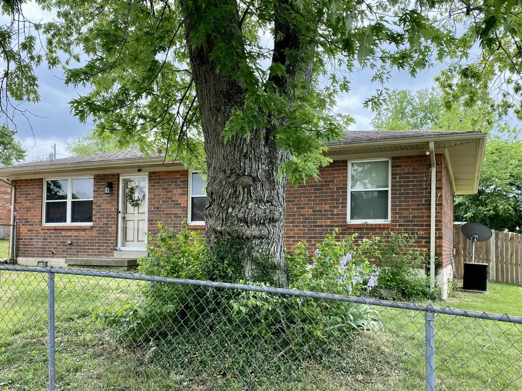 315 E Brown Street Nicholasville KY 40356