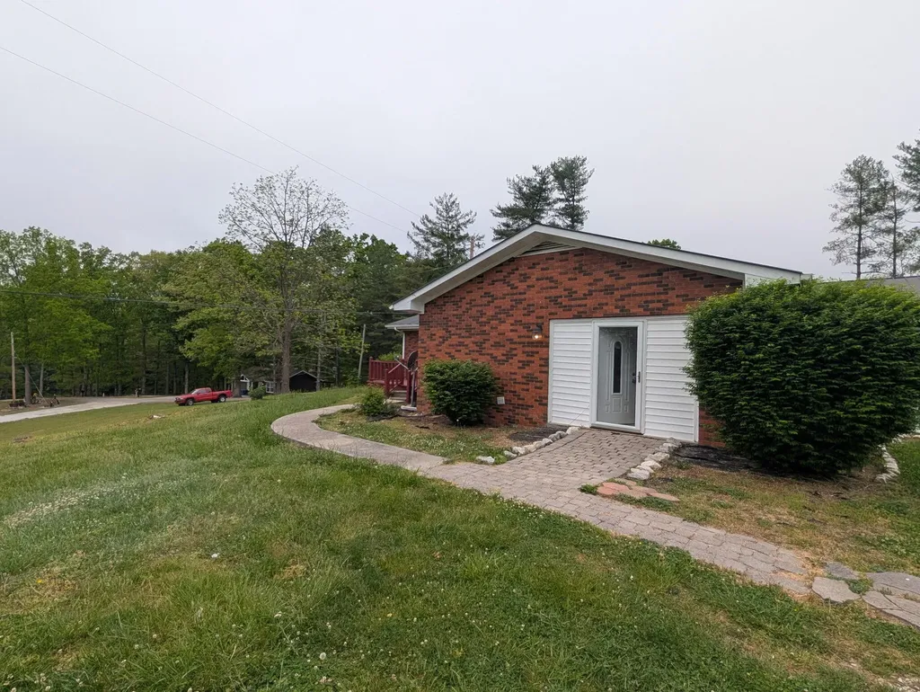 4063 Old Salem Road London KY 40741