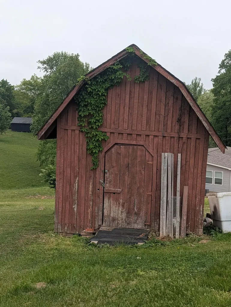 4063 Old Salem Road London KY 40741