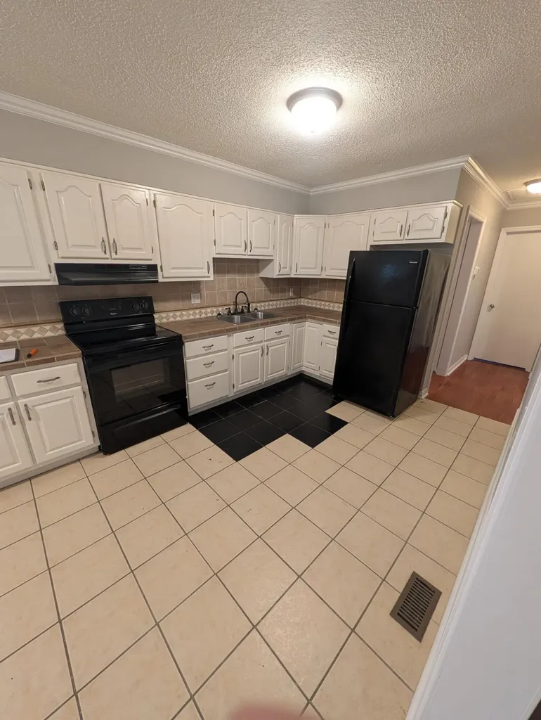 4063 Old Salem Road London KY 40741