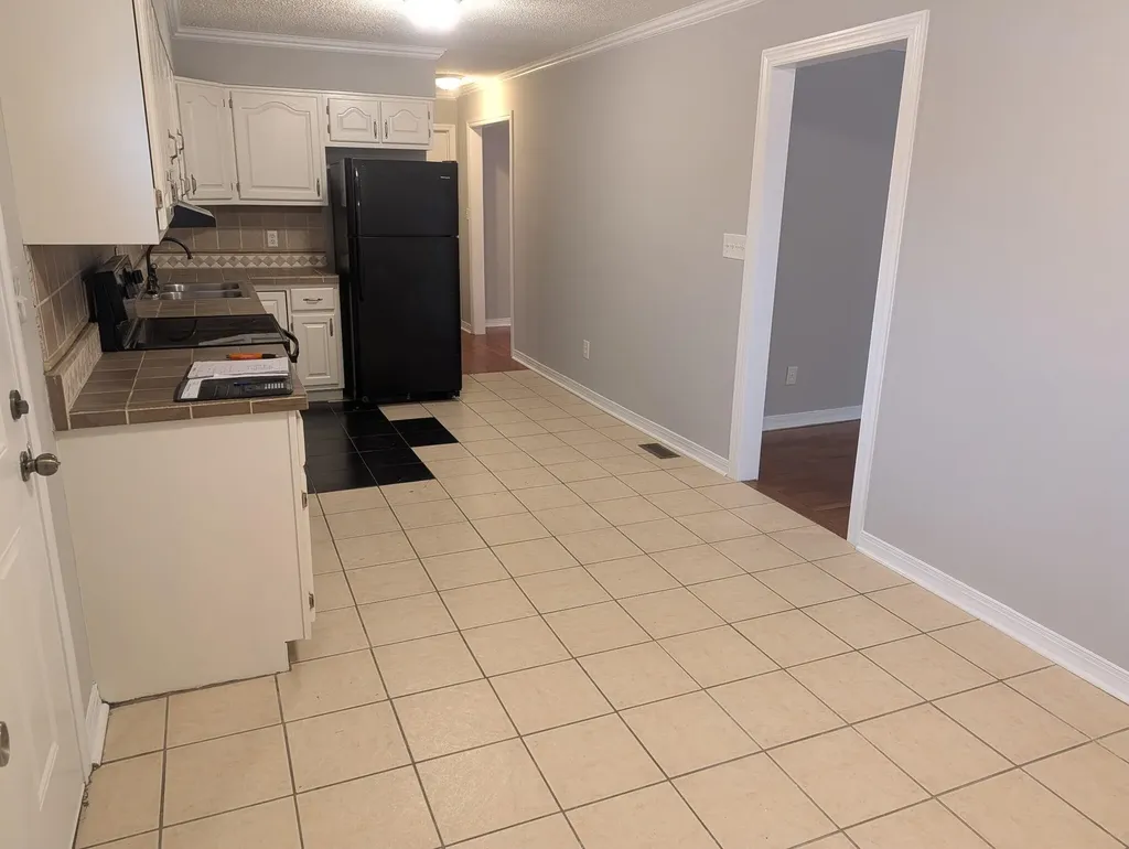 4063 Old Salem Road London KY 40741