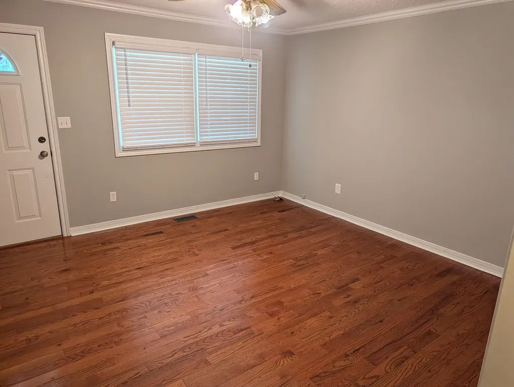 4063 Old Salem Road London KY 40741