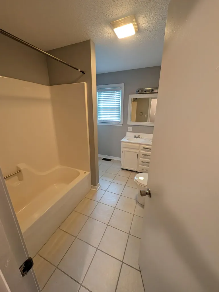 4063 Old Salem Road London KY 40741