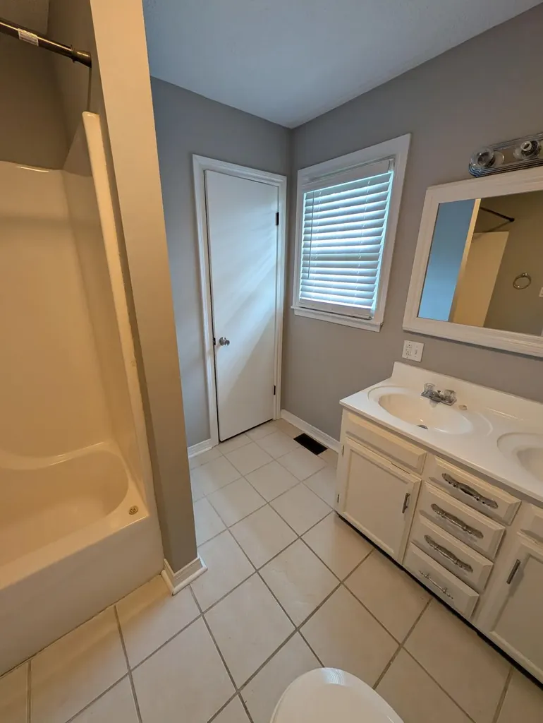 4063 Old Salem Road London KY 40741