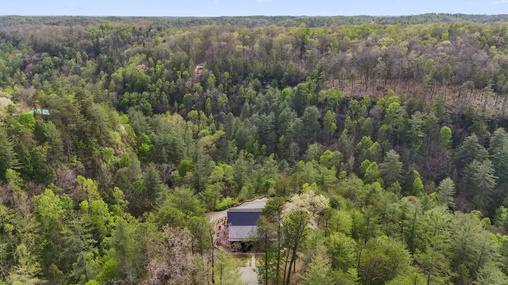 296 Manor House Road Campton KY 41301