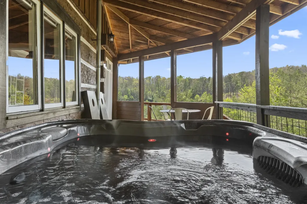 296 Manor House Road Campton KY 41301