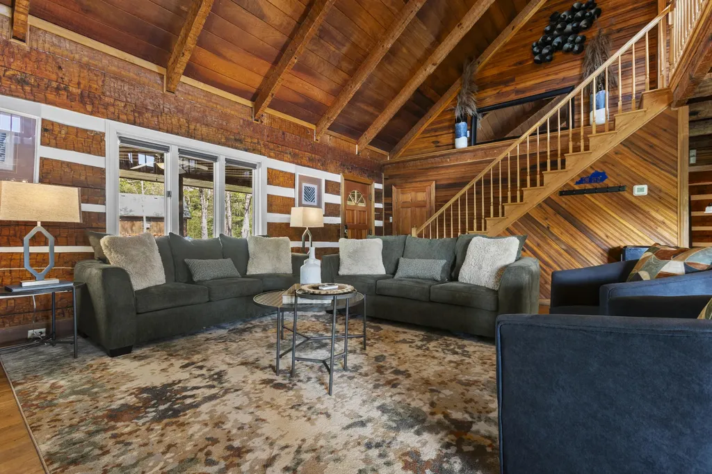 296 Manor House Road Campton KY 41301
