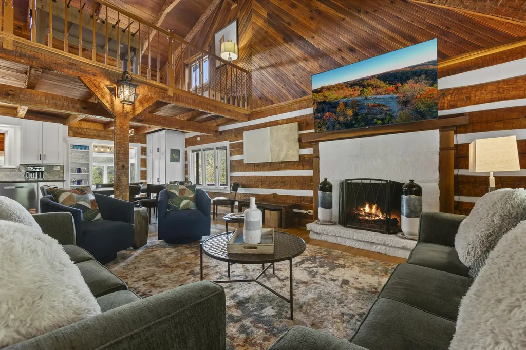 296 Manor House Road Campton KY 41301