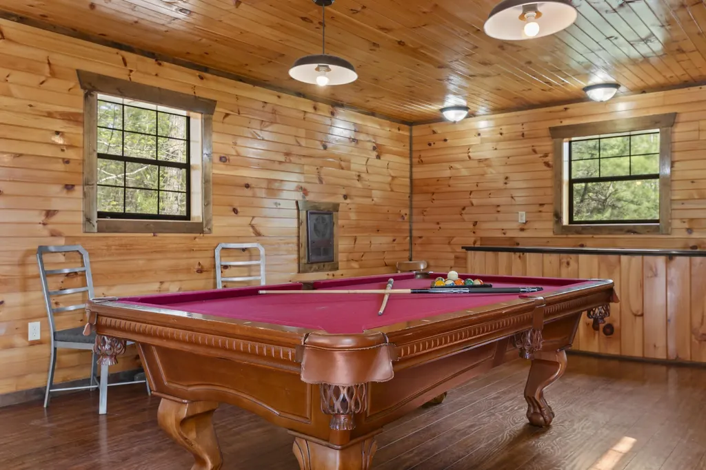 296 Manor House Road Campton KY 41301
