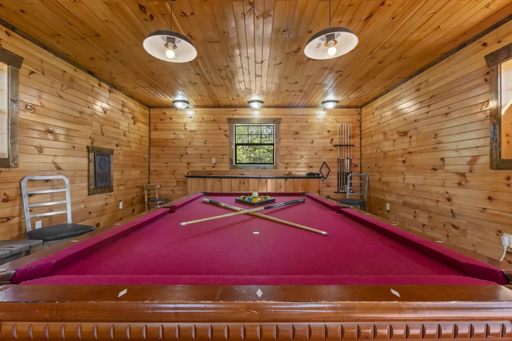 296 Manor House Road Campton KY 41301