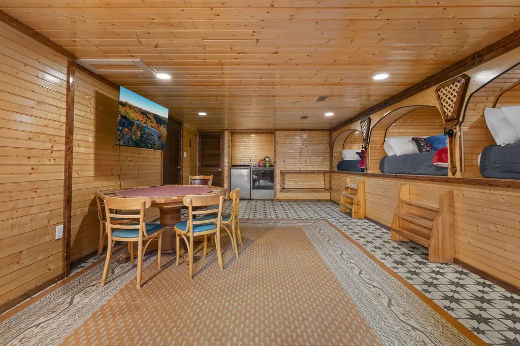 296 Manor House Road Campton KY 41301
