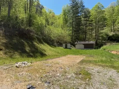 1310 Little Blacklog Road Inez KY 41224