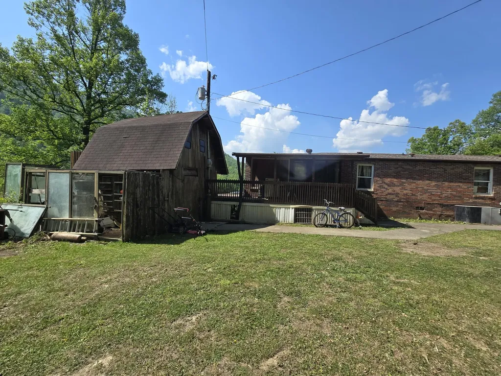 391 Rose Road Pineville KY 40977