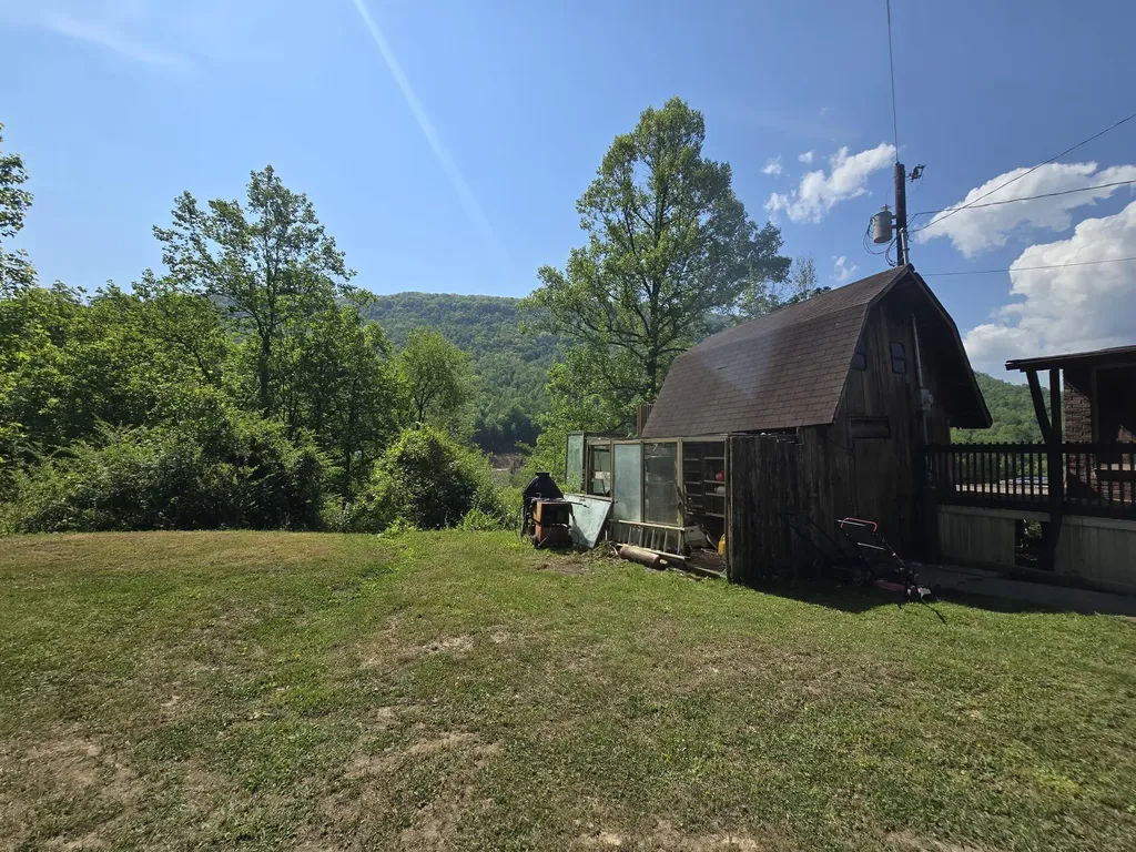 391 Rose Road Pineville KY 40977