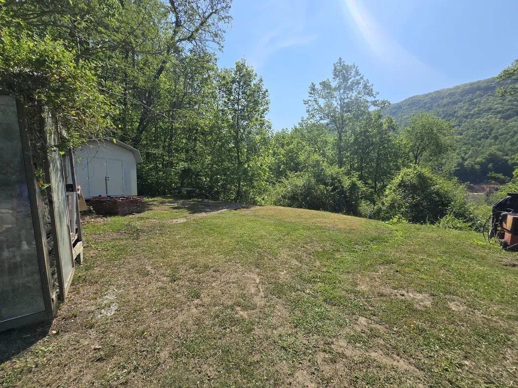 391 Rose Road Pineville KY 40977