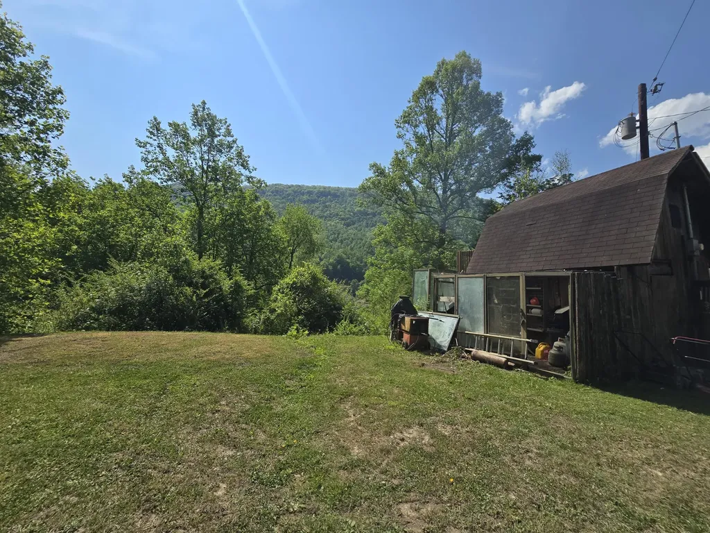 391 Rose Road Pineville KY 40977