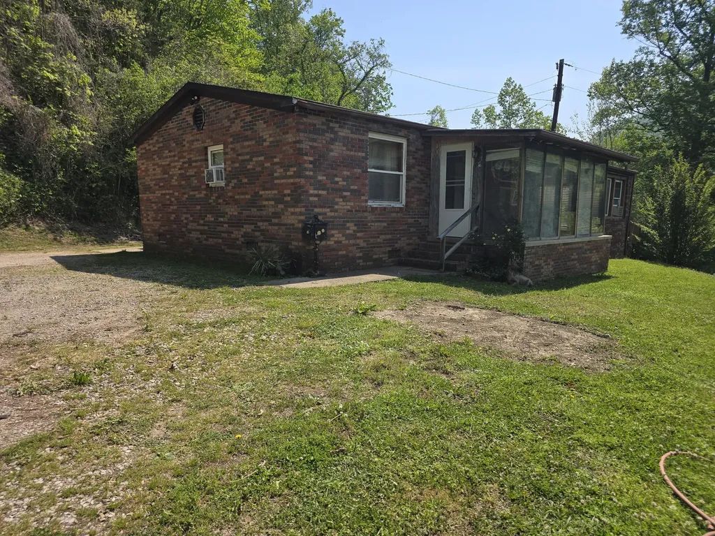 391 Rose Road Pineville KY 40977