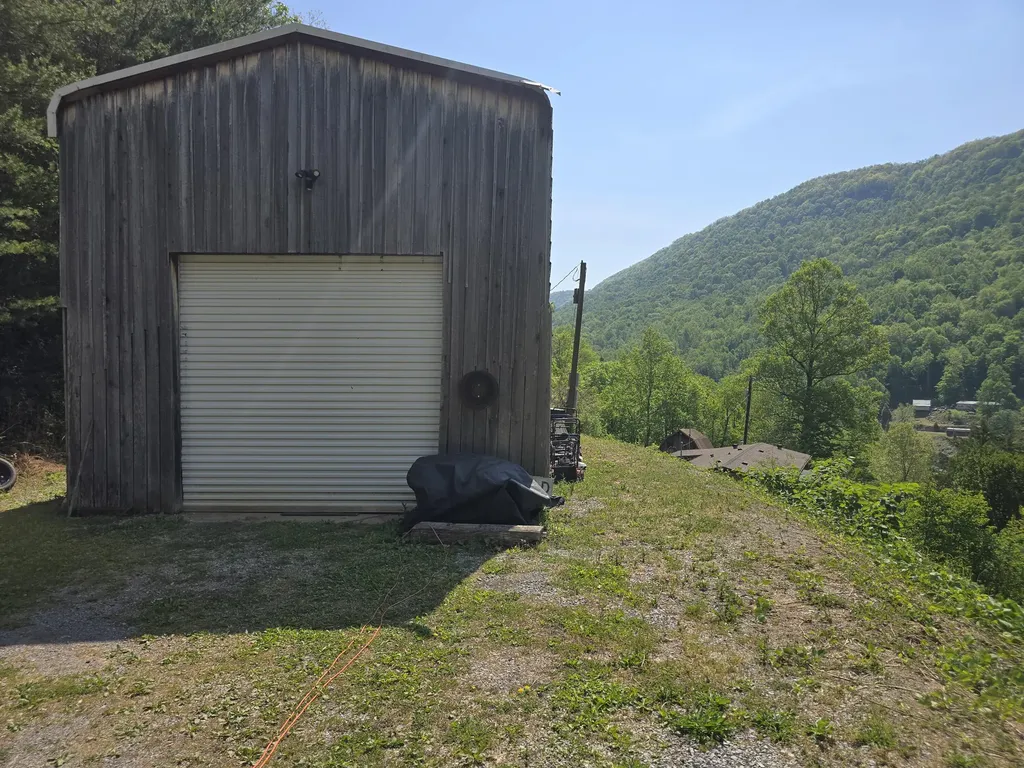 391 Rose Road Pineville KY 40977